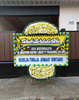 Papan Bunga Duka di Gunung Kijang